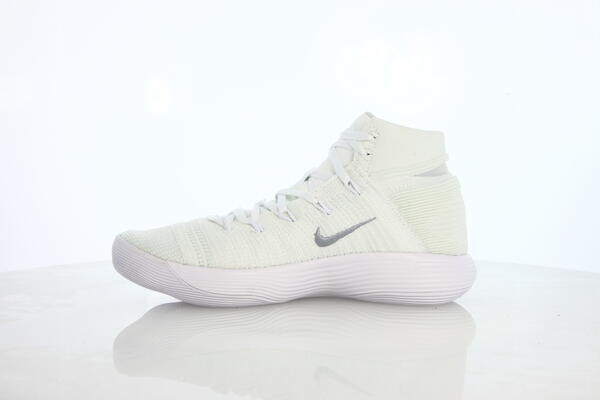 Hyperdunk 216 black and on sale white